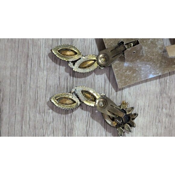 Vintage Dangle Clip-On Earrings Red Rhinestones & Faux Pearls Estate Statement - Picture 3 of 5